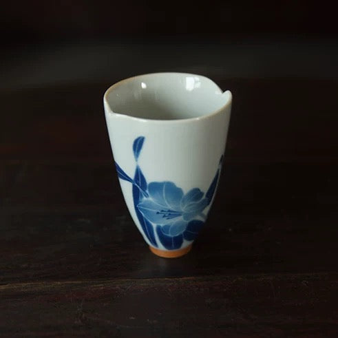 日系手绘蓝色釉梦幻百合釉下彩花瓣口闻香杯 茶杯 品茗杯